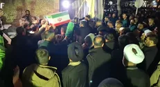 پیکر مطهر شهید امیرمحمد داوری شلمزاری، در تجمع مردمی تشییع شد + فیلم