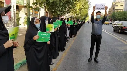 ۶ ماه تجمع، نتیجه اعتراض &laquo;کارنامه سبزها&raquo; جلوی وزارت آموزش و پرورش/ جبران کمبود معلم با مطالبه&zwnj;گری