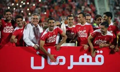 ستاره طلایی به نشانه 10 قهرمانی پرسپولیس به لوگوی باشگاه اضافه شد