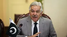 وزیر دفاع پاکستان به افغانستان: جنگ آشکار با شما داریم