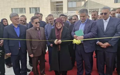 سفر یک&zwnj;روزه مهاجرانی به استان مرکزی / از گشایش نمایشگاه پژوهش تا بازدید از پالایشگاه شازند