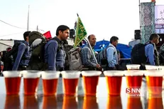 دانشجویان دانشگاه رازی کرمانشاه به زائران حسینی خدمت‌رسانی می‌کنند + فیلم