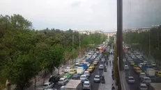 تردد روان در محور‌های شمالی کشور/ جاده‌های گیلان بارانی است