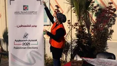تل‌آویو: عباس به دلیل نگرانی از پیروزی حماس، در پی تعویق انتخابات است