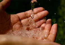 مصرف آب در مناطق زلزله‌زده استان کرمانشاه ۲.۳ برابر افزایش یافت