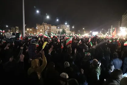 تجمع و رجزخوانی مردم سراسر کشور / نتیجه جنگ با تجمع مردم تعیین می&zwnj;شود + فیلم