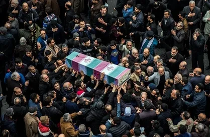 تشییع پیکر۱۰۰ شهید گمنام در تهران همزمان با سالروز شهادت حضرت زهرا (س)