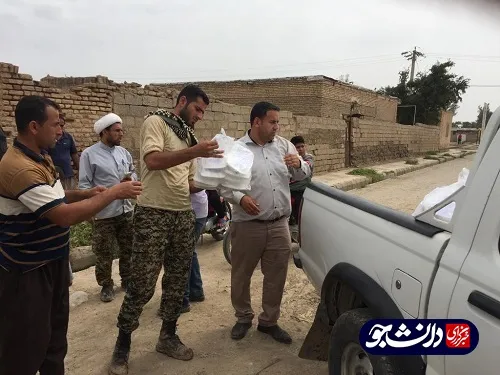 جهادگران دانشگاه‌های آزاد خوزستان به سیل زدگان سوسنگرد خدمت رسانی کردند