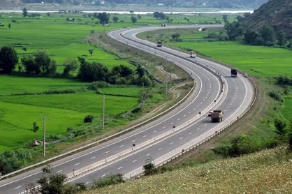 آزادراه قزوین _ رشت مسدود می&zwnj;شود