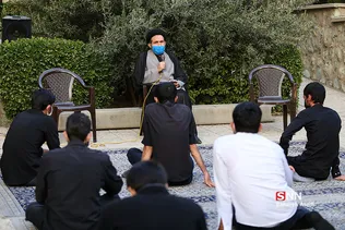 روضه خانگی در منزل دو شهید سانحه هواپیمای اوکراینی