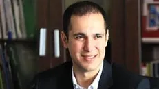 کاوه مدنی چگونه تایید شد و چگونه از کشور گریخت؟!