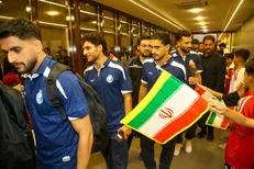 کاروان استقلال وارد شهر بصره شد