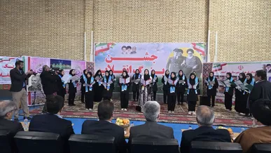 زنگ انقلاب همزمان با سراسر کشور در دبیرستان مصلی‌نژاد یاسوج نواخته شد