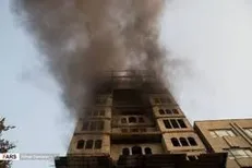 آتش سوزی در خیابان آفریقا/ حادثه موردی مصدومیتی در پی نداشت +عکس