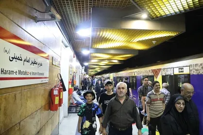 تشریح خدمات متروی تهران در روز&zwnj;های ۱۳ و ۱۴ خرداد/ از سرویس&zwnj;دهی شبانه تا افزایش حرکت قطار&zwnj;ها در خط یک مترو