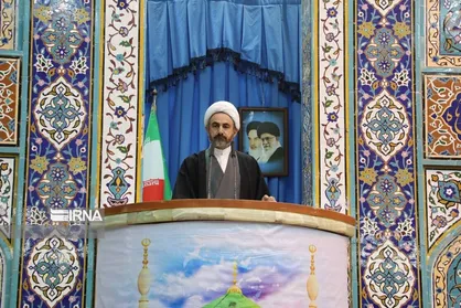 امام جمعه ایلام: نگاه به توانمندی&zwnj;های داخلی زمینه ساز رشد اقتصادی کشور است