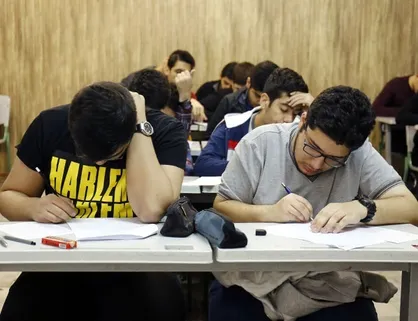 برخورد با ۵۰۰ مورد تقلب و تخلف در امتحانات نهایی خرداد