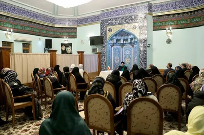 رییسی: شناخت حضرت فاطمه زهرا(س) الگو و سرمایه است / موضوع بازگشت بانوان ایرانی برای ادامه تحصیل در کشور را پی&zwnj;گیری می&zwnj;کنم
