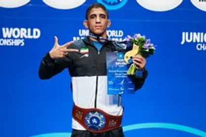 رحمان عموزاد در جلسه آنالیز گفت برایم اُفت دارد به باجرانگ ببازم