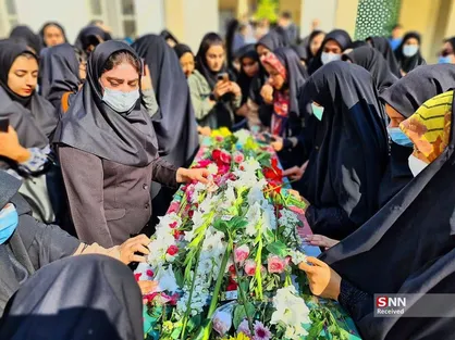 استقبال پرشور دانشجویان دانشگاه خلیج فارس از شهید گمنام + تصاویر