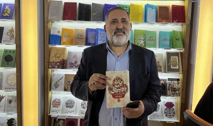 دست پر علیرضا قزوه در نمایشگاه؛ وقت انتشار &laquo;انگیزه ترامپ&zwnj;کشی&raquo; حالا بود