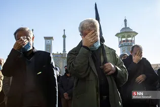 همزمان با سالروز شهادت حضرت فاطمه(س) از ساعت ۹ صبح دسته عزای خادمان و زائران حرم مطهر بانوی کرامت از مسجد امام حسن عسکری علیه السلام تا حرم مطهر حضرت معصومه سلام الله علیها برپا 