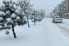 اولین تجربه از بارش برف ۱۴۰۴ در اکثر استان‌ها / شرایط جوی  ادارات و مدارس را به تعطیلی کشاند