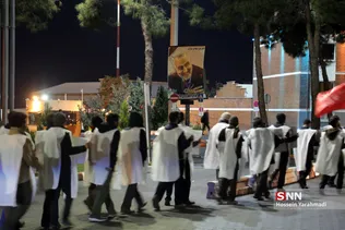 تحصن اعلام خون خواهی دانشجویان در فرودگاه مهرآباد