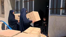 ستاد مردمی پشتیبانی از جنگ در فیروزآباد؛ گزارشی از کمک‌های چشمگیر مردم در روز سیام دفاع مقدس