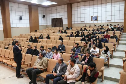 سلسله نشست&zwnj;های همسفر تا بهشت در دانشگاه رازی برگزار شد