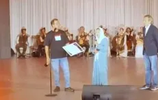 جایزه «درنای طلایی» جشنواره فیلم سازمان همکاری شانگهای به کودکان میناب تقدیم شد