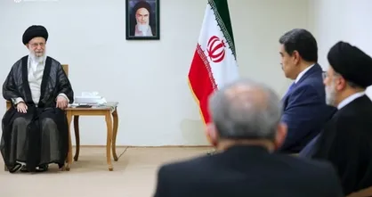 رهبر انقلاب: مقاومت ونزوئلا علیه جنگ ترکیبی آمریکا بسیار با ارزش است/ تمجید رهبری از مواضع ضدصهیونیستی مادورو