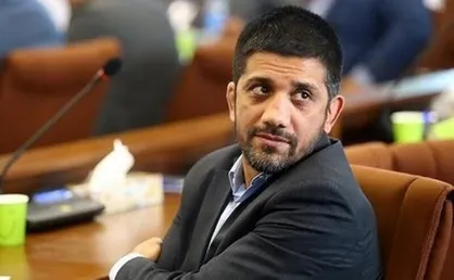 دبیر: دیشب پرسپولیس که قهرمان هم شد مگر همه در بغل هم نبودند؟ شادی نکردند؟/ کشتی و فوتبال چه فرقی دارند؟