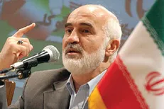 مردم به نظام بانکی اعتماد ندارند/ بازار ثانویه ارز فسادخیز است