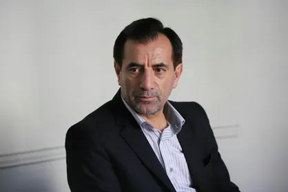 عضو مجمع فدراسیون: &lrm;کیومرث هاشمى کارمند دولت است