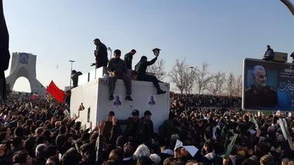 پیکر شهید قاسم سلیمانی پس از ۵ ساعت به میدان آزادی رسید
