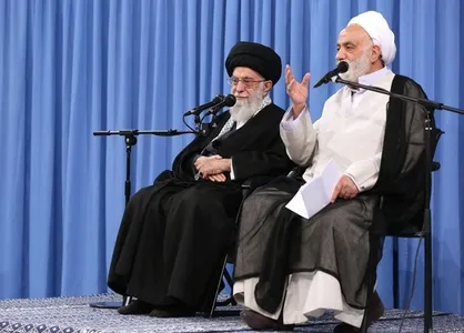 فیلم/ بخش جالبی از سخنرانی حجت&zwnj;الاسلام قرائتی در حضور رهبرانقلاب و واکنش ایشان