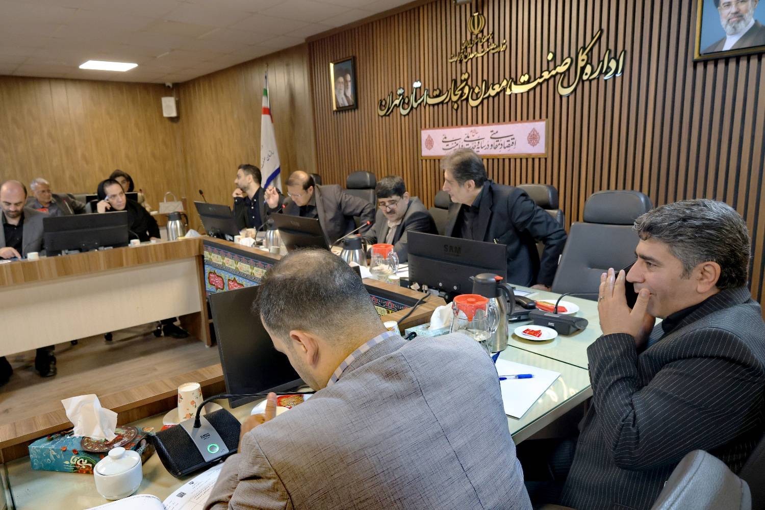 تأکید بر تسریع در حمایت از تولیدکنندگان آسیبدیده از جنگ در تهران تأکید بر تسریع در حمایت از تولیدکنندگان آسیبدیده از جنگ در تهران