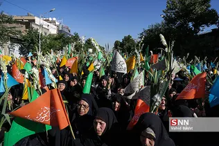 گلباران حرم مطهر رضوی در سالروز میلاد حضرت معصومه (س)