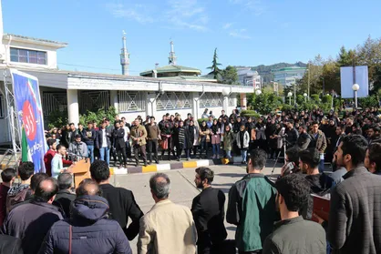 تریبون آزاد با موضوع &laquo;فرجام برجام&raquo; در دانشگاه آزاد لاهیجان اجرا شد + تصاویر