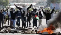 مهر ننگ سازش با اسرائیل بر پیشانی دولت‌های کثیف عربی می‌ماند/ مقاومت، تنها راه رهایی قدس است