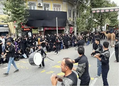 تردد خودرو و موتورسیکلت از میان دسته&zwnj;های عزاداری ممنوع است