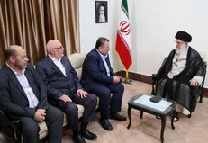 نایب رئیس دفتر سیاسی حماس و هیئت همراه با رهبرانقلاب دیدار کردند