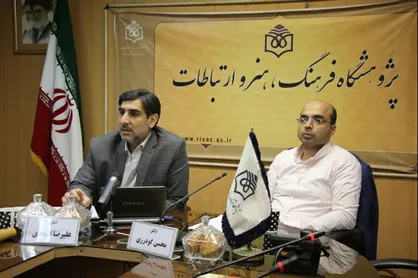 صدا و سیما باید به سمت استقلال از بودجه دولتی حرکت کند / نظارت نخبگانی؛ ضرورت اصلی تلویزیون / صدا و سیما مستقل نیست
