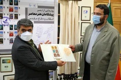 تمبر&zwnj;های &laquo;پیشگامان هنر انقلاب و دفاع مقدس&raquo; رونمایی شد