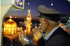 سازماندهی ۷۰ هزار خادمیار برای خدمت به محرومین توسط دفاتر استانی آستان قدس رضوی