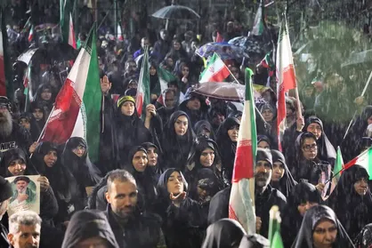 بیست و پنجمین شب در معراج شهدا؛ باران بارید، اما عزم سمنانی&zwnj;ها پولادین&zwnj;تر شد+ فیلم