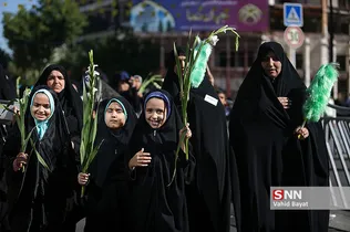 گلباران حرم مطهر رضوی در سالروز میلاد حضرت معصومه (س)