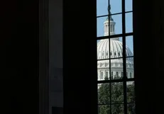 احتمال کاهش مخفیانه بودجه آمریکا توسط دولت ترامپ