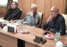 کمال خرازی از مخزن اسنادی مرکز اسناد و تحقیقات دفاع مقدس بازدید کرد